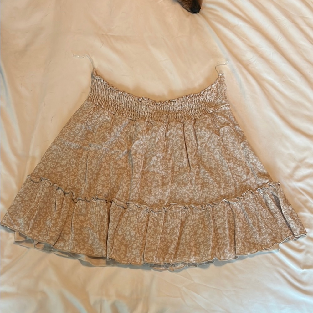 Elegant Floral Beige Mini Skirt